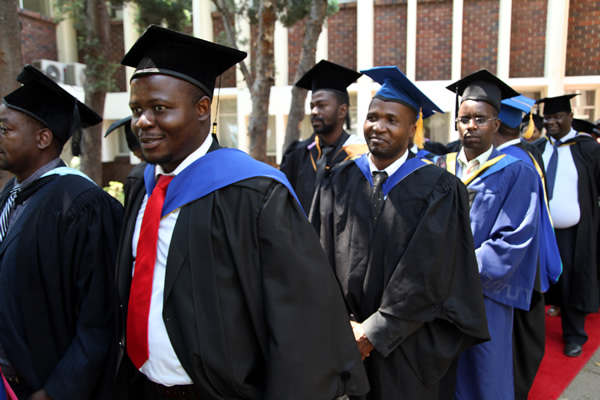 President Mugabe caps 418 HIT graduates