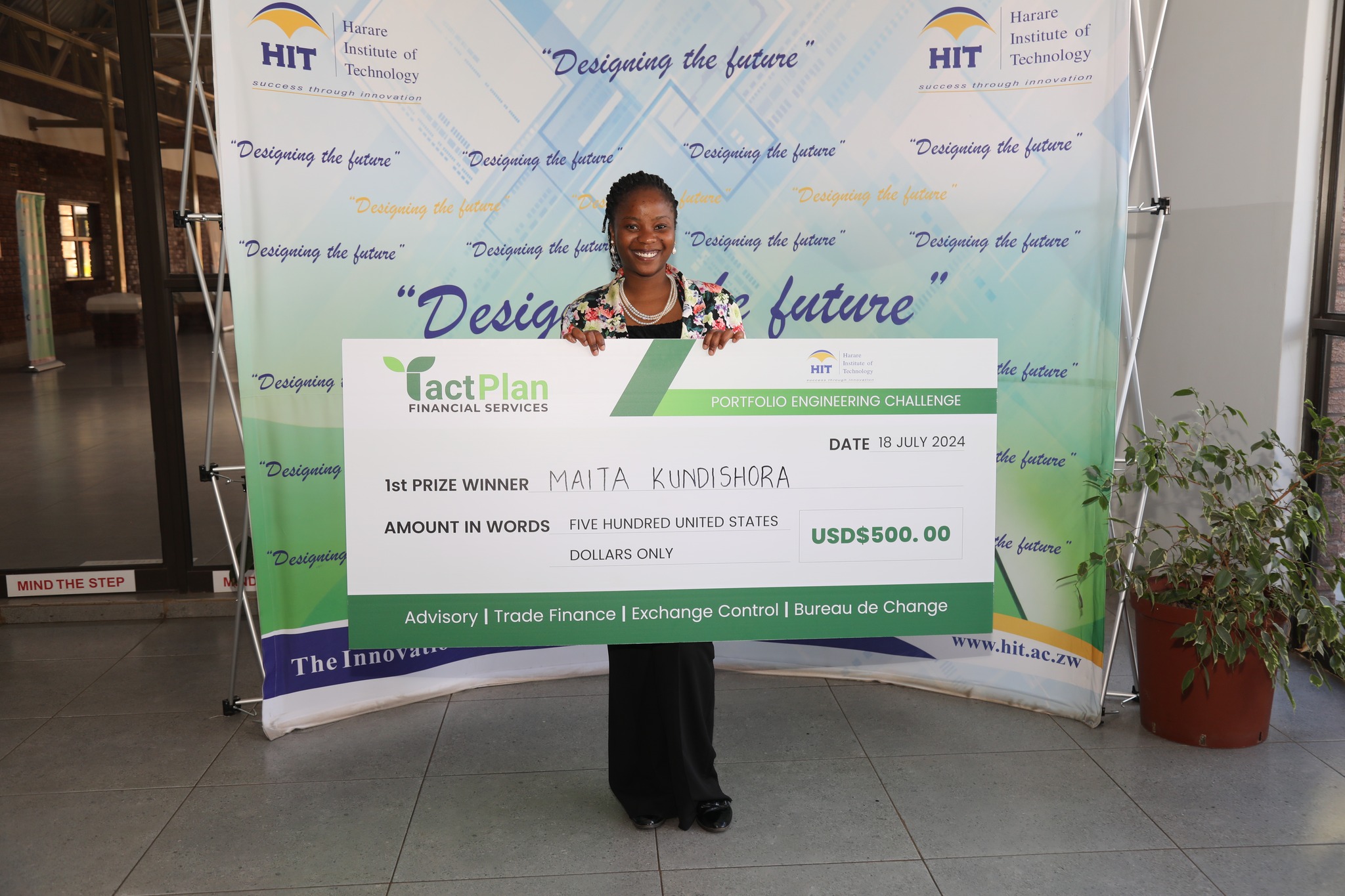 Read more about the article MAITA KUNDISHORA WINS TOP PRIZE AT PORTFOLIO ENGINEERING CHALLENGE